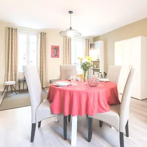 https://charme-au-coeur-davignon.fr-provencehotel.com